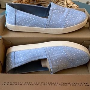 TOMS - Avalon Light Blue Slip On Shoes - NEW Sz 9